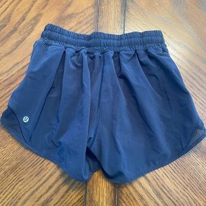 Hotty Hot Low-Rise Lined Short 4”, Size 4, Navy.